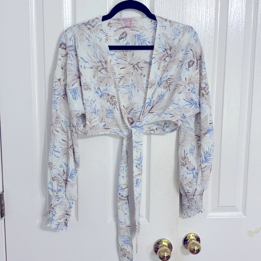 Blue leaf print tie front crop blouse